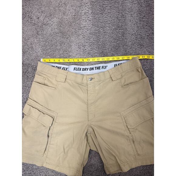 Duluth Trading Co Shorts Mens 44 Beige Flex Dry On The Fly Cargo Utility Relaxed - Picture 5 of 6